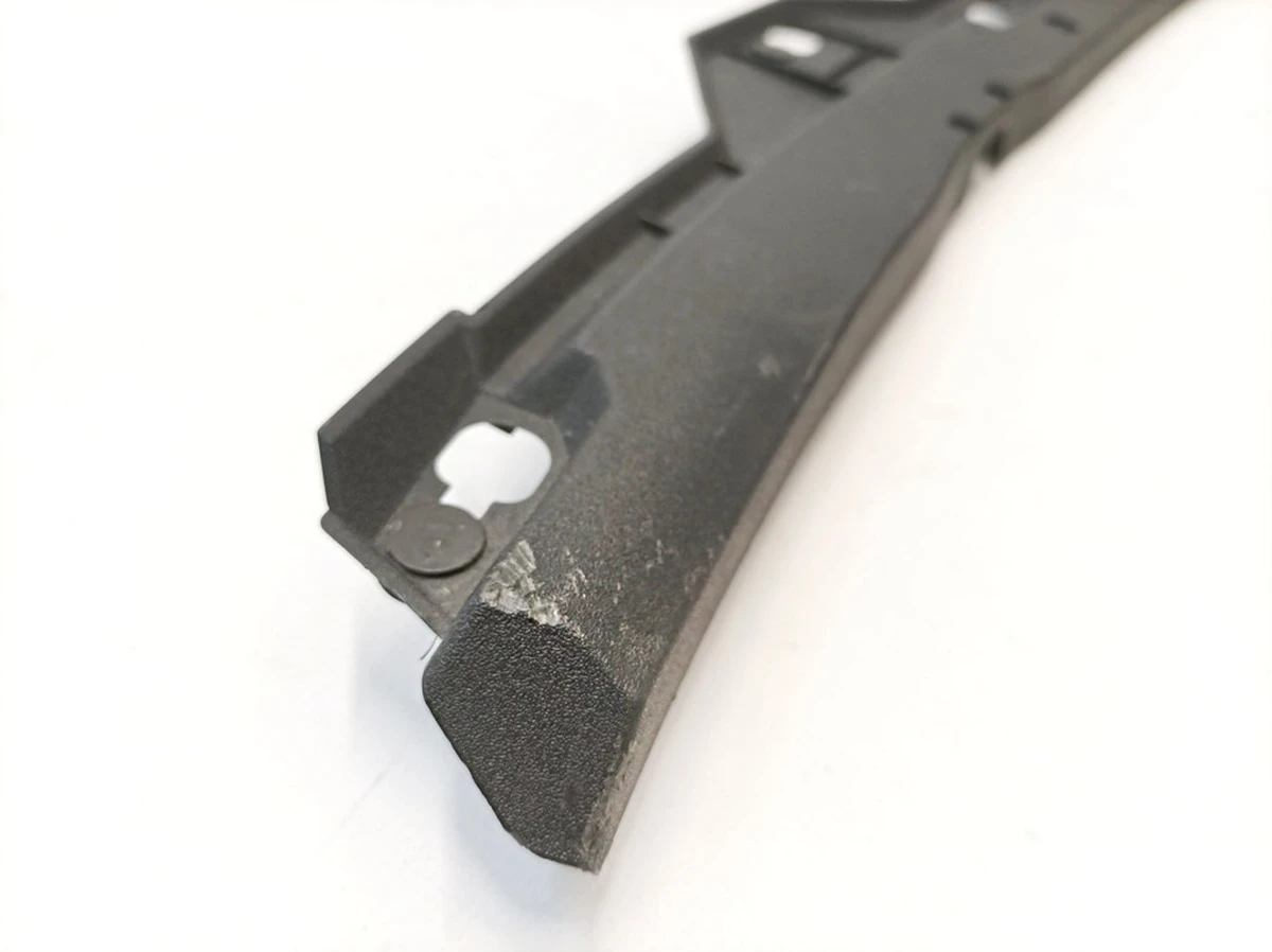 Накладка водостока лобового стекла Mercedes EQS A2978690700