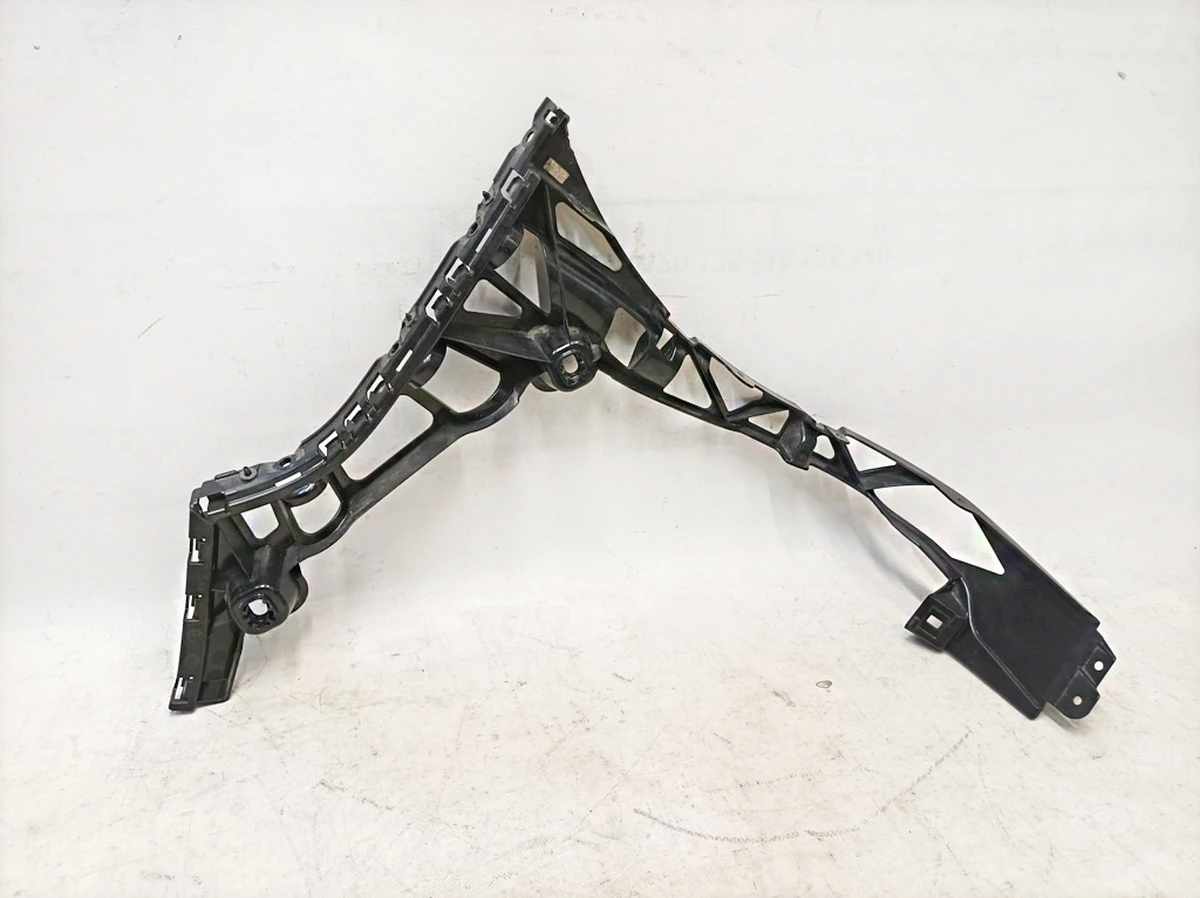 Направляюча бампера заднього ліва з пошкодженням Mercedes EQS A2978801900