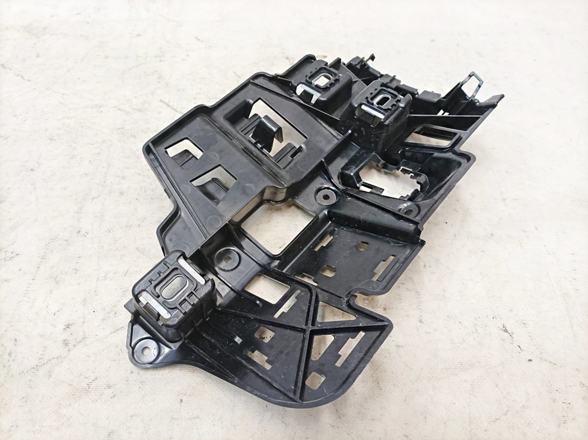 Кронштейн бампера заднього лівого Mercedes EQS A2978803102