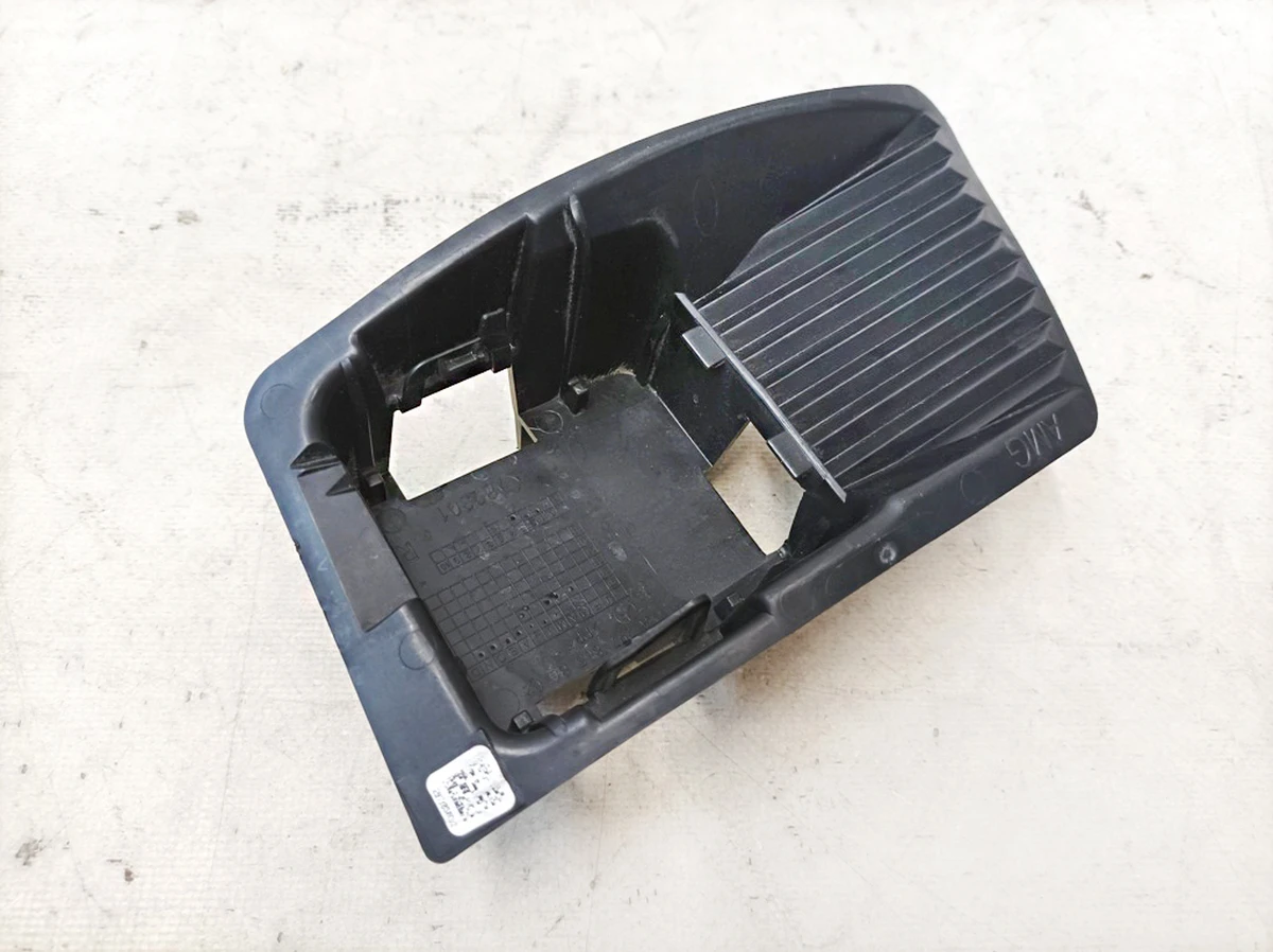 Тримач датчика радара задній правий Mercedes EQS A2978858602