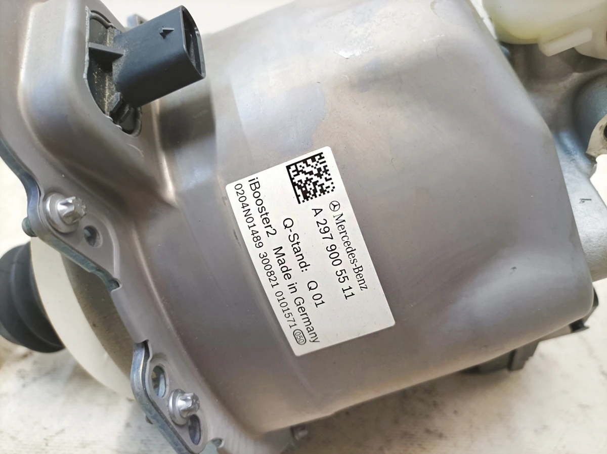 Brake booster vacuum brake booster assembly Mercedes EQS A2979005511