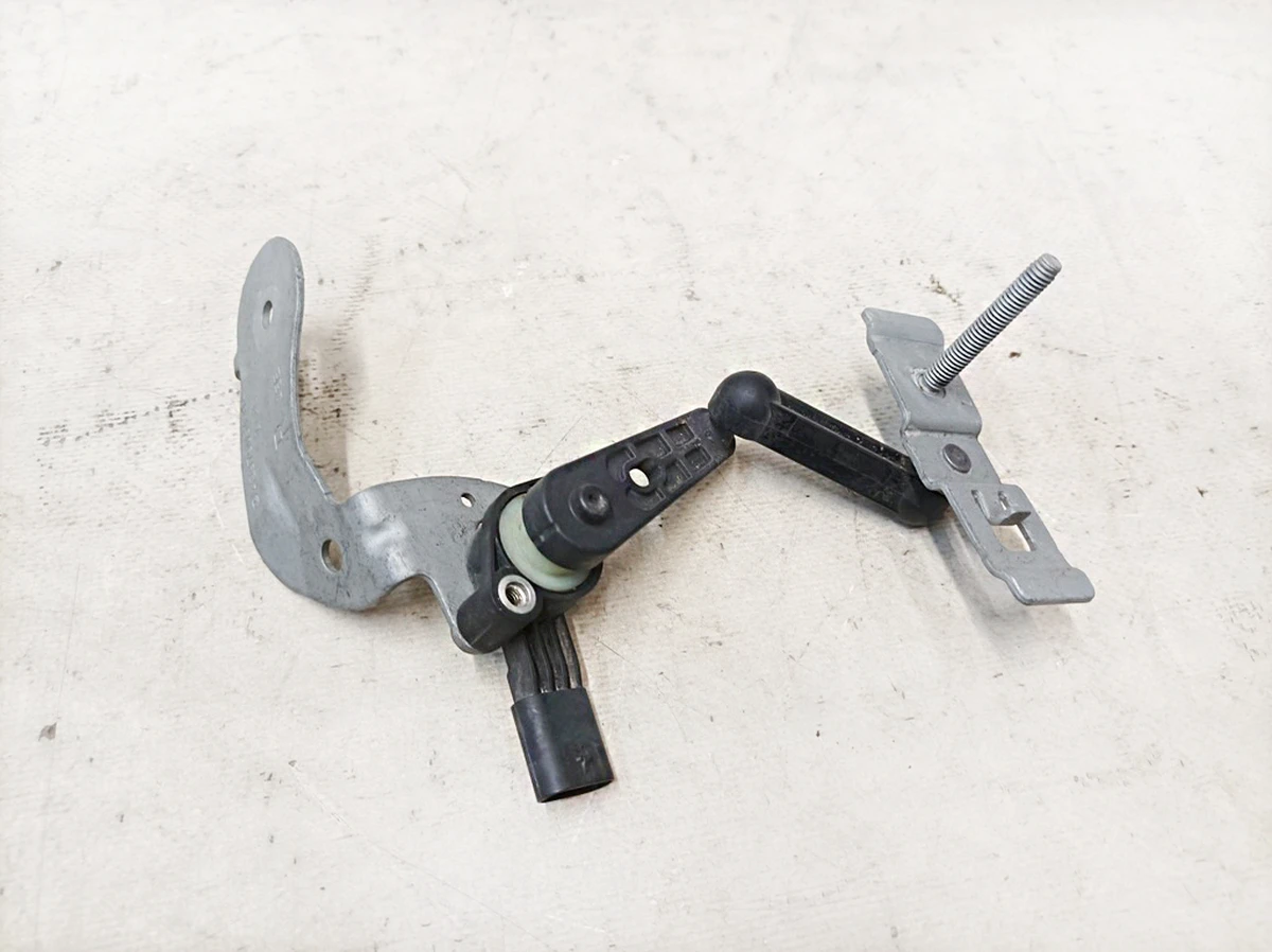 Датчик кута повороту задній правий A0009053713 Mercedes EQS A2979051602