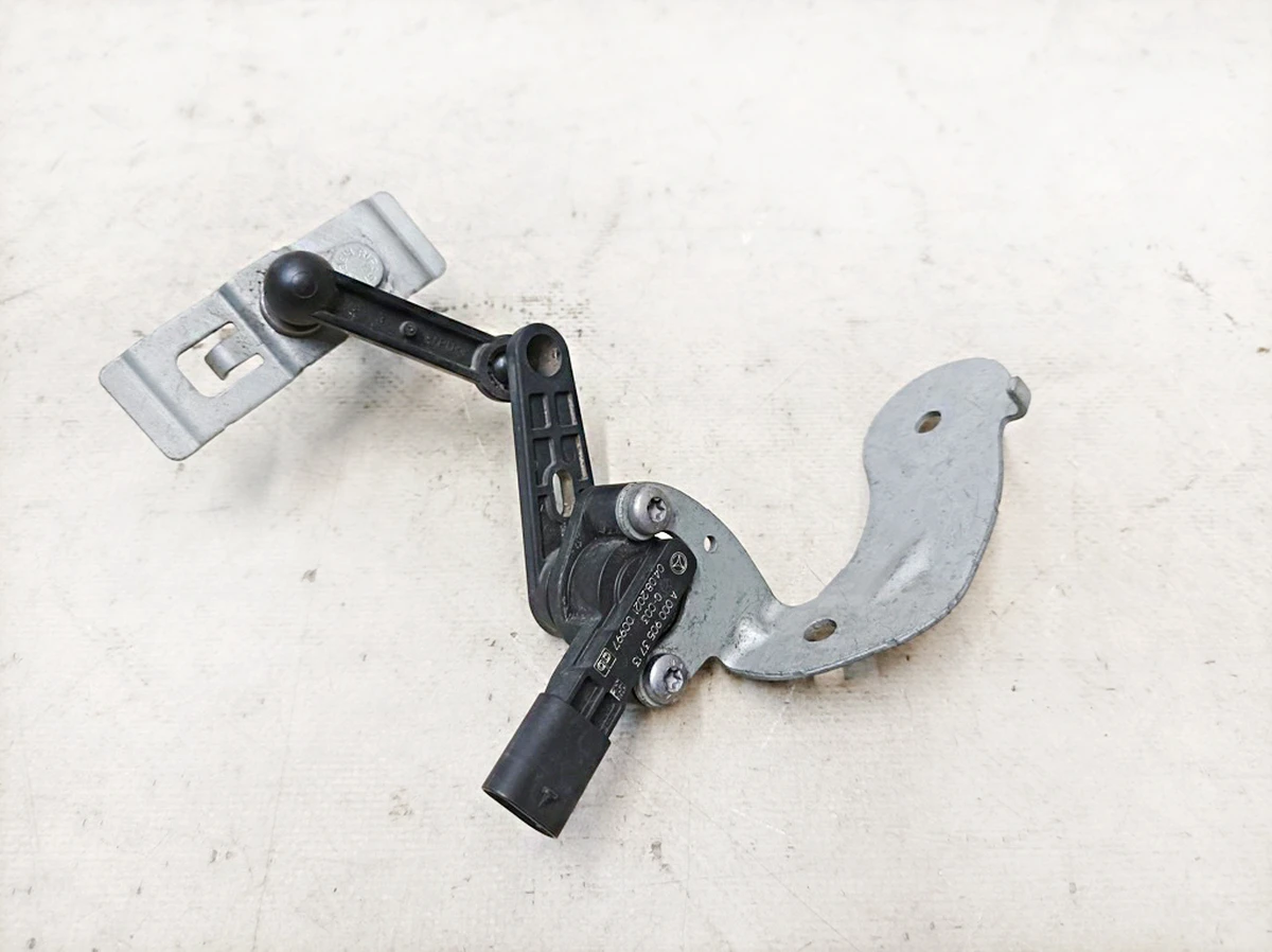 Датчик кута повороту задній правий A0009053713 Mercedes EQS A2979051602