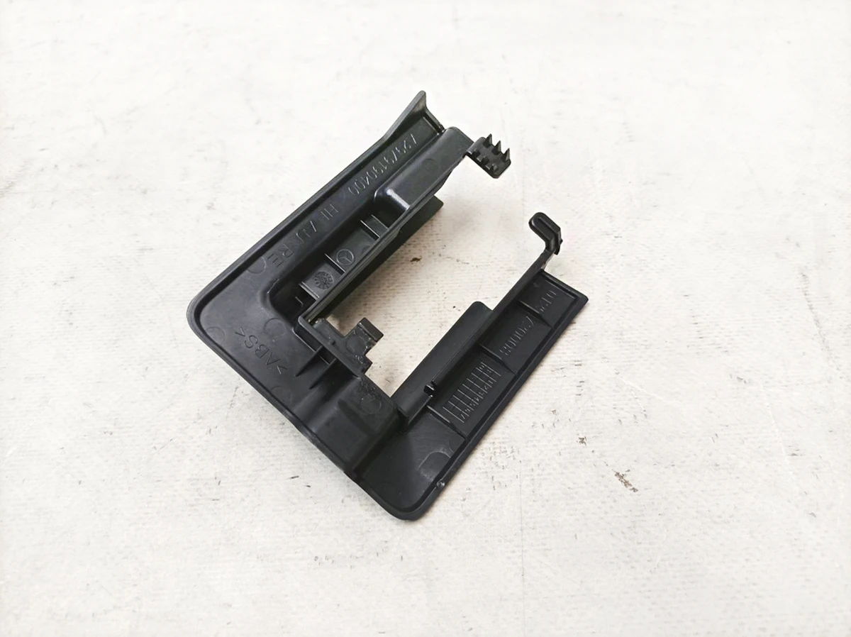 Накладка направляющей салазки внешняя задняя правая Mercedes EQS A2979190400