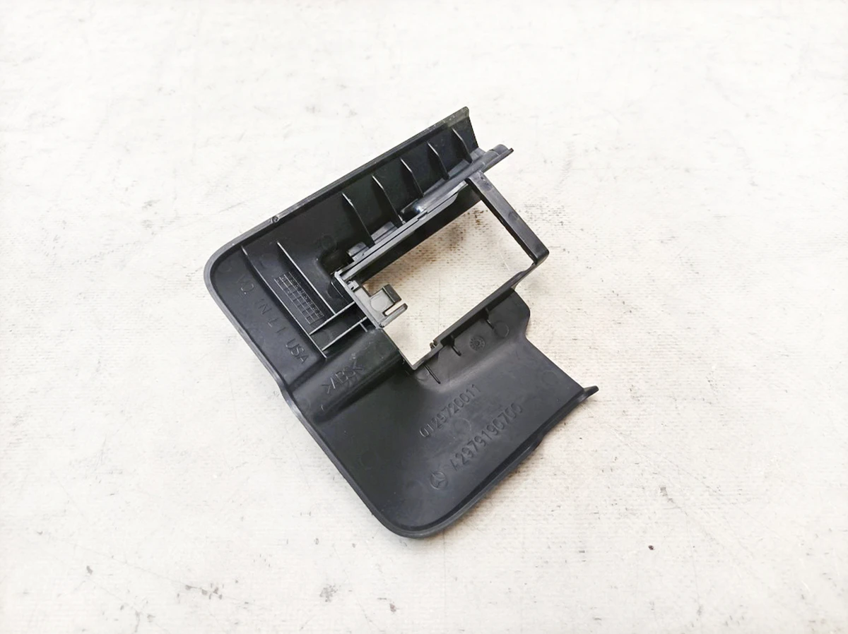 Накладка направляющей салазки внешняя передняя левая Mercedes EQS A2979190700