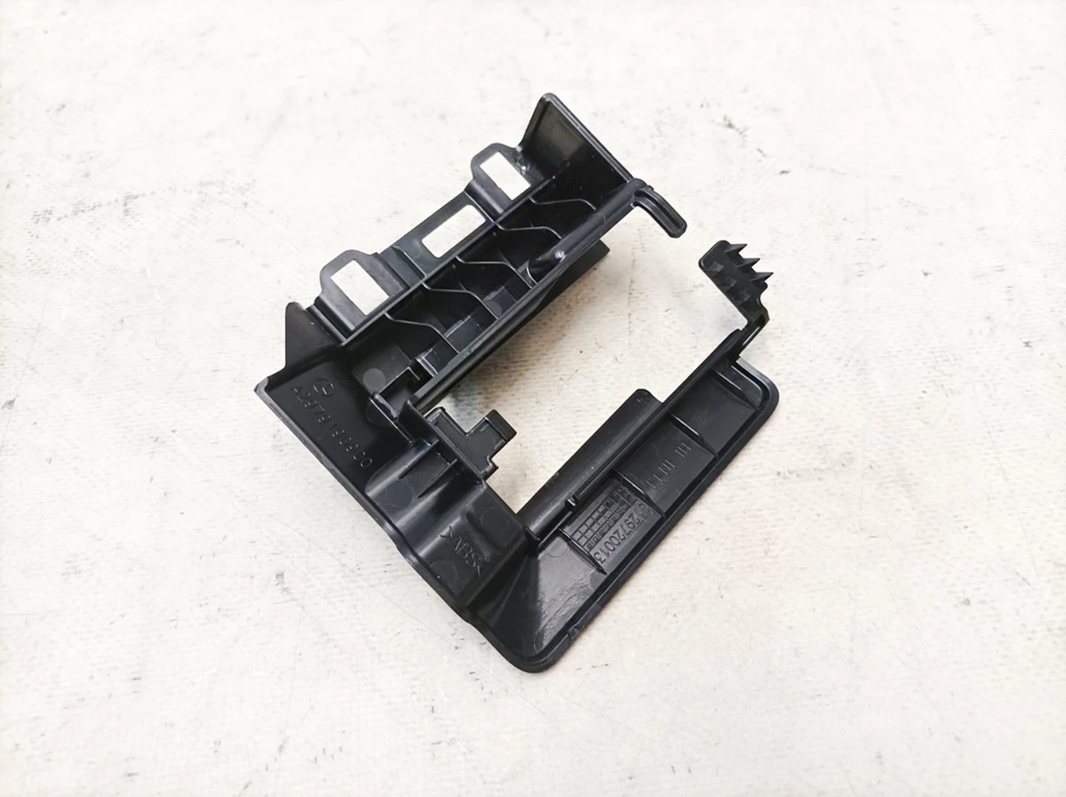 Накладка направляющей салазки внутренняя задняя левая Mercedes EQS A2979190900