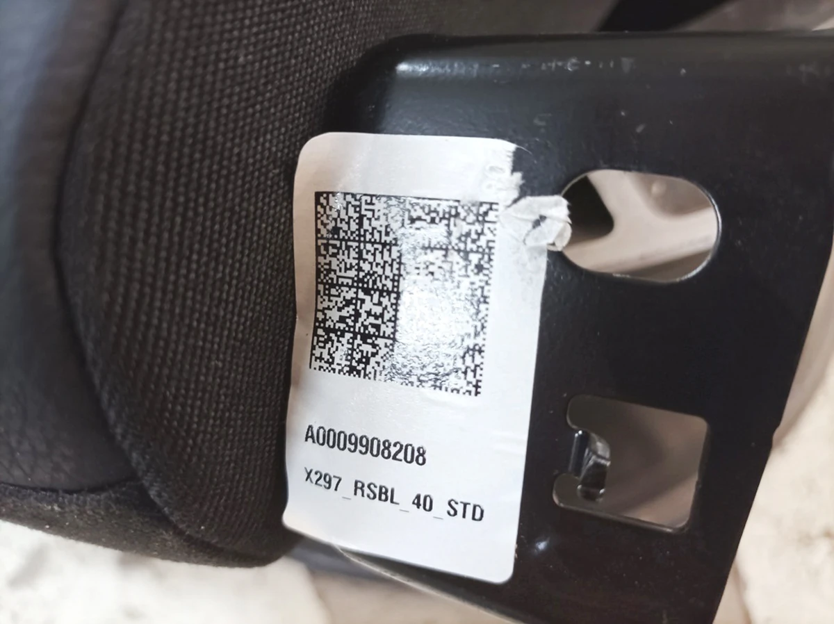 Спинка сидіння другого ряду ліва 9E43 в зборі Mercedes EQS A2979201501