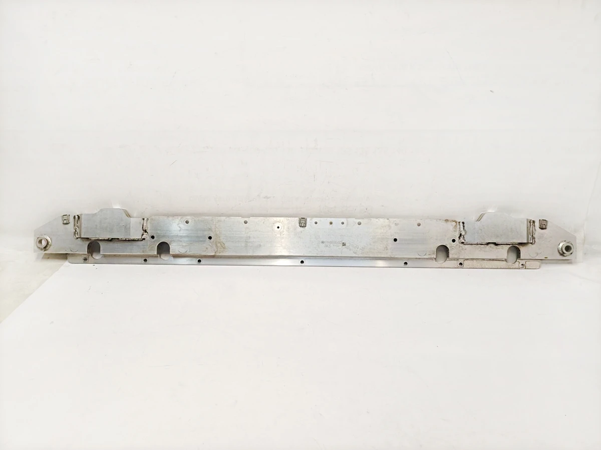 Кронштейн високовольтної батареї передній Mercedes EQS A7896190700