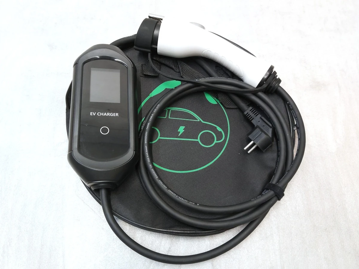 1 Универсальное мобильное зарядное устройство TYPE1 8A-16A 110V-240V 3,5 kW 3,5 м Tesla all models UMC AFY-A110-1 AE