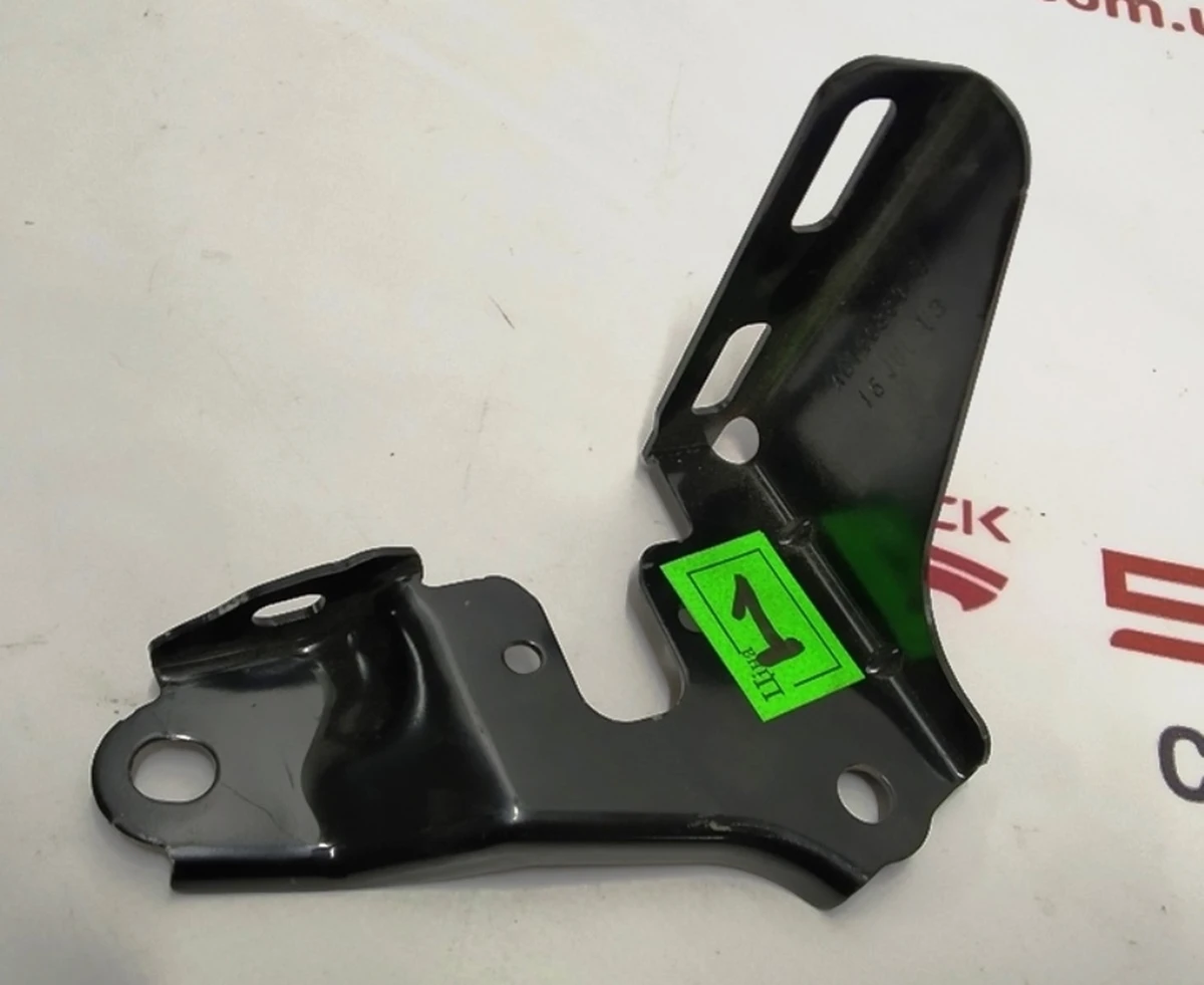 9 Кронштейн сиденья 2-го ряда правый Tesla model S 1006863-00-B