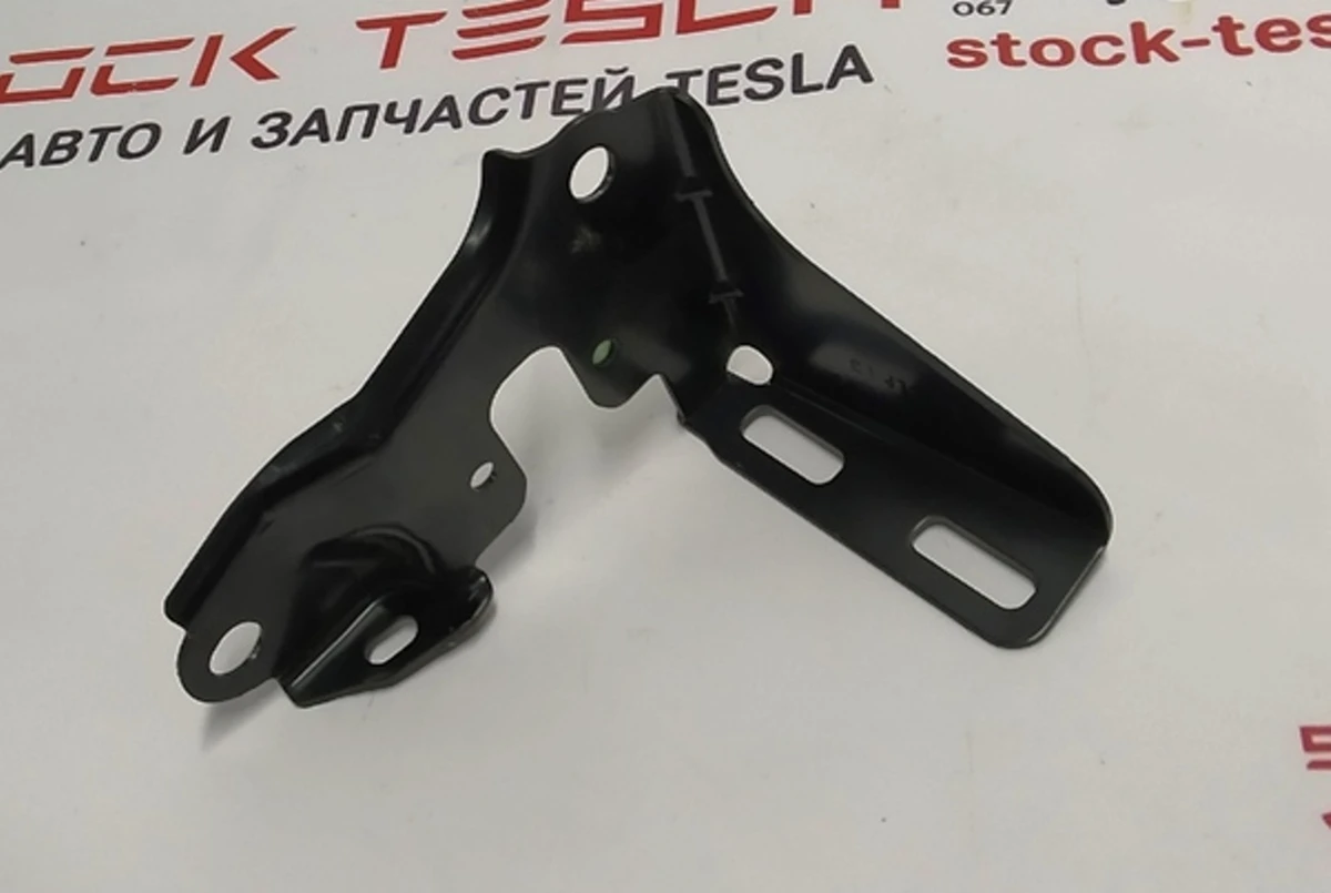 8 Кронштейн сиденья 2-го ряда левый Tesla model S 1006862-00-B
