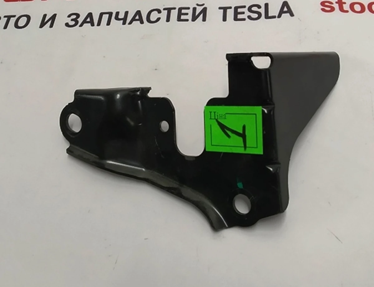 8 Кронштейн сиденья 2-го ряда левый Tesla model S 1006862-00-B