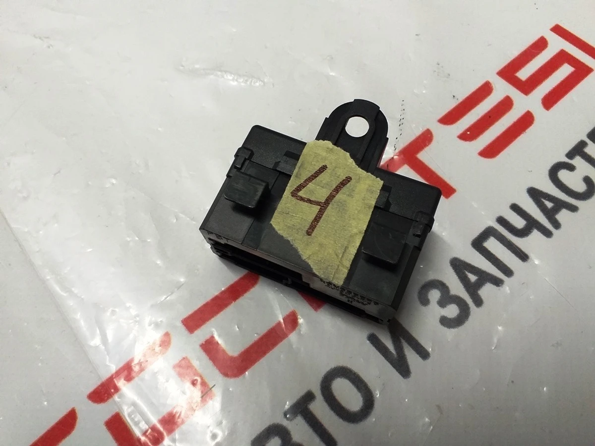 14 Модуль підігріву водійського та 2-го ряду сидінь Tesla model S, model S REST 1012077-00-A