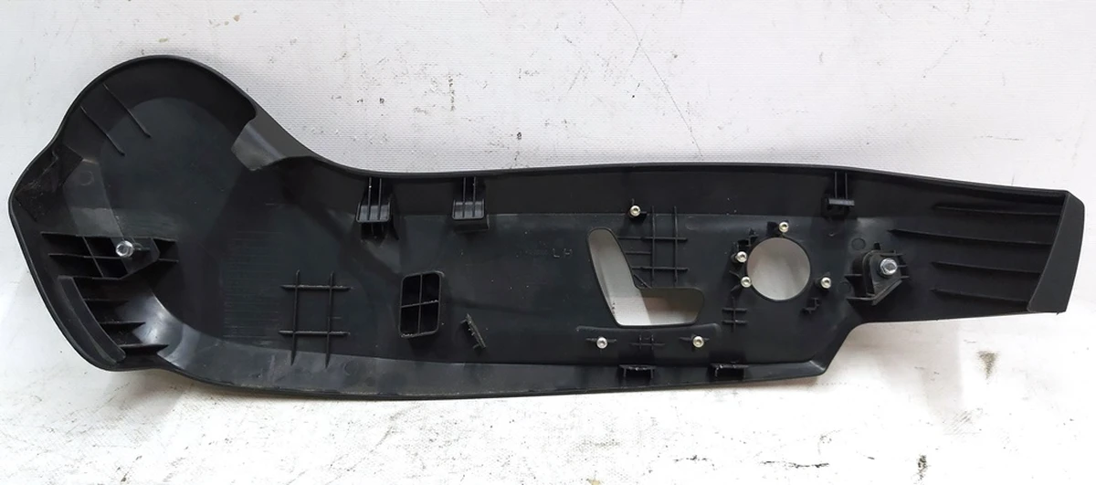 1 Накладка декоративна водія сидіння нижня ліва з пошкодженням Tesla model S, model S REST 1013095-00-A