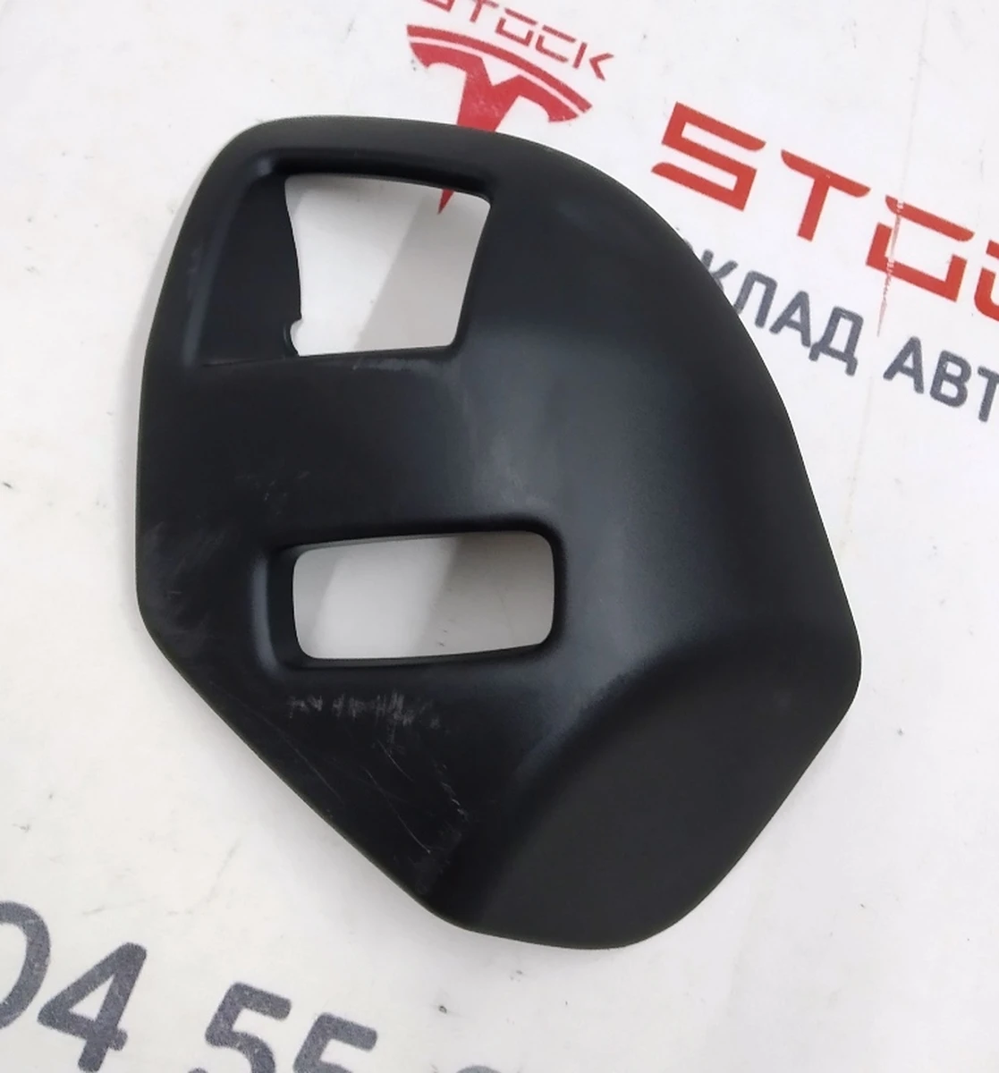 2 Декоративна накладка ручки замка одинарної спинки 2-го ряду сидінь Tesla model S, model S REST 1030476-01-A