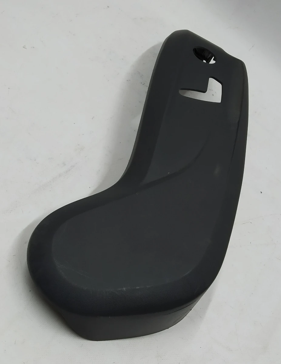 4 Накладка декоративна сидіння пасажира нижня права (з пошкодженням) Tesla model S, model S REST 1013094-00-A