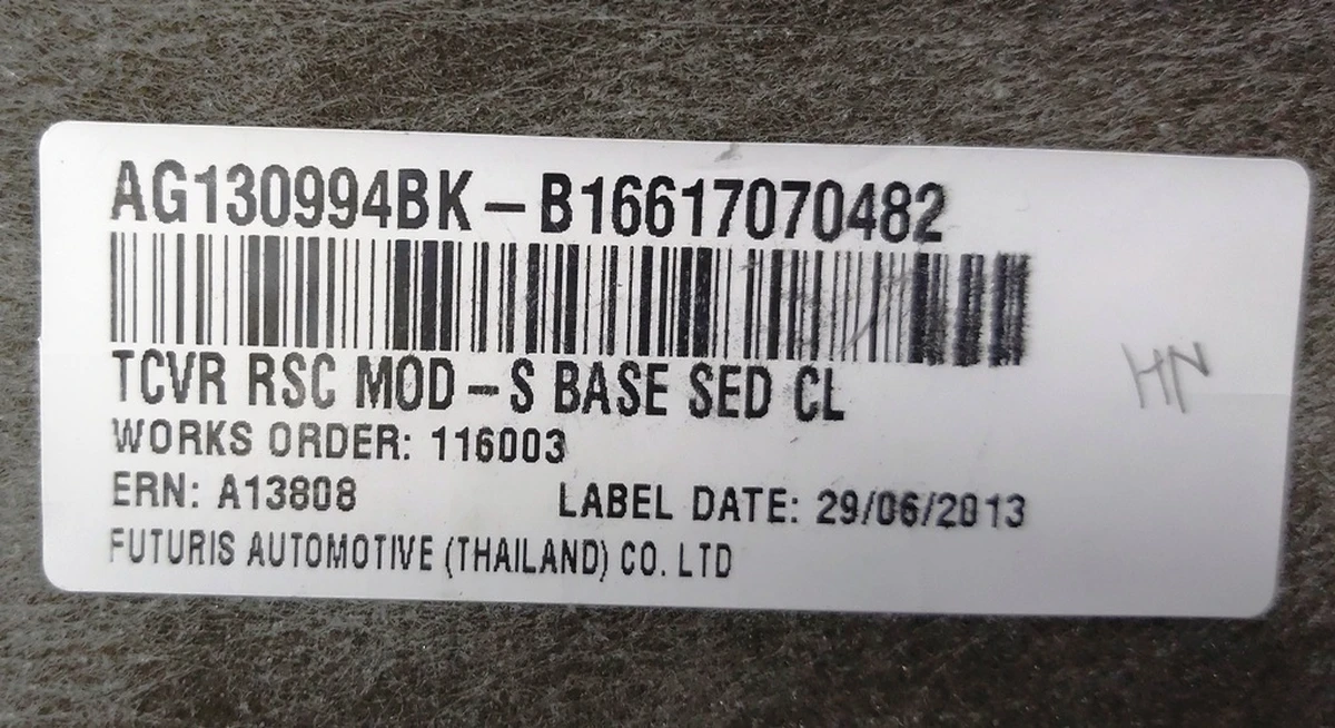 3 Обшивка дивана 2-го ряду BASE SED VYC Tesla model S, model S REST 1030569-01-B