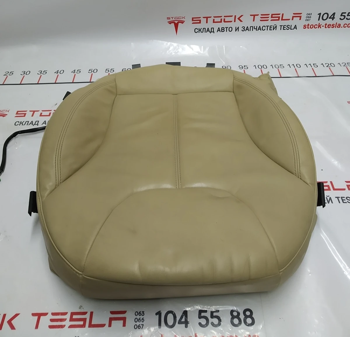 4 Обшивка нижньої частини пасажирського сидіння із підігрівом PREM TAN Tesla model S 1013123-03-B