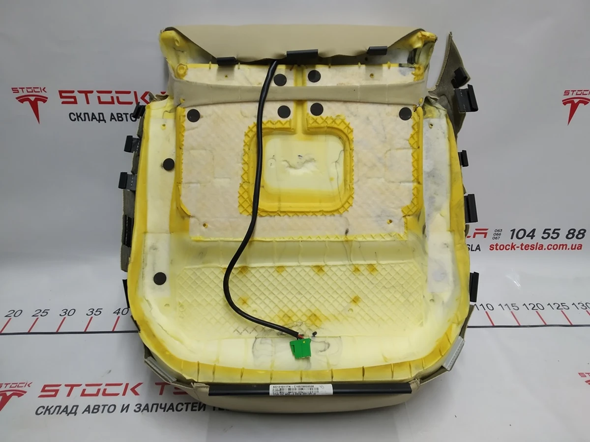 3 Обшивка нижньої частини сидіння водія з підігрівом PREM TAN Tesla model S 1013115-03-B