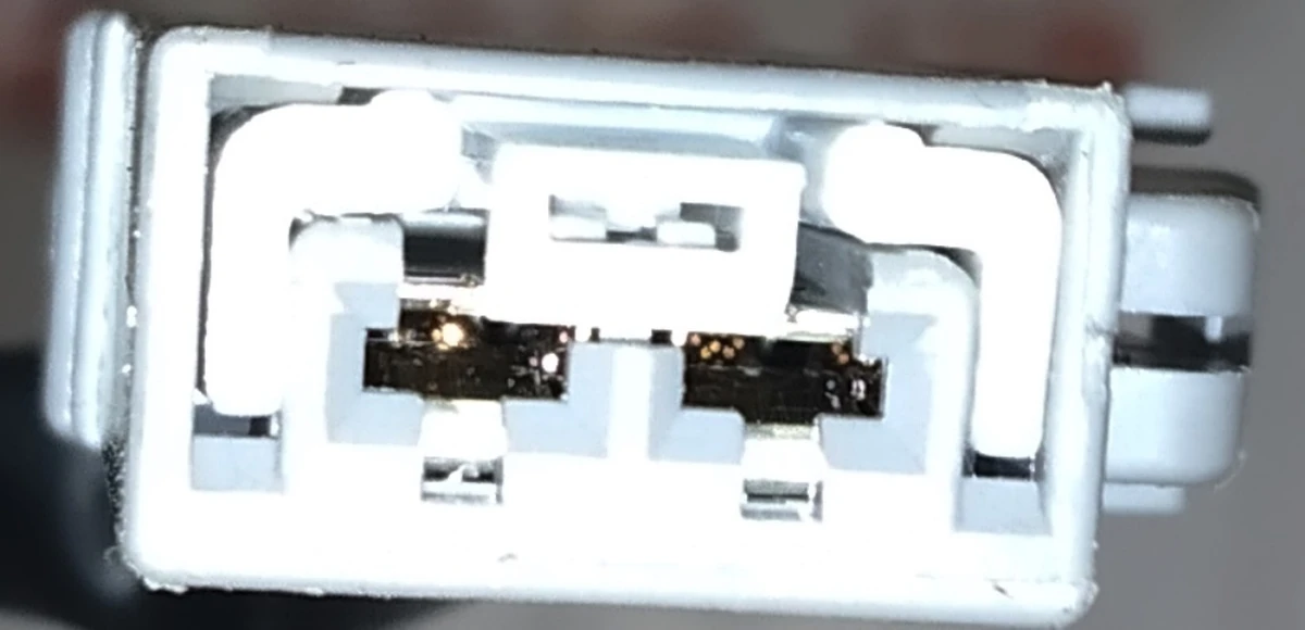 2 Обшивка спинки пассажирского сиденья с подогревом PREM TAN Tesla model S 1013121-03-B