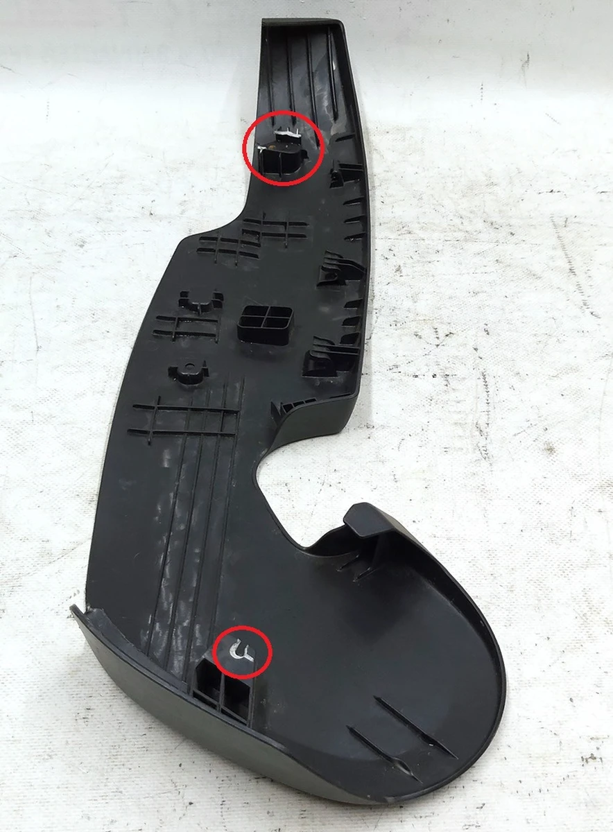 2 Накладка декоративна водія сидіння нижня права з пошкодженням Tesla model S, model S REST 1013076-00-A