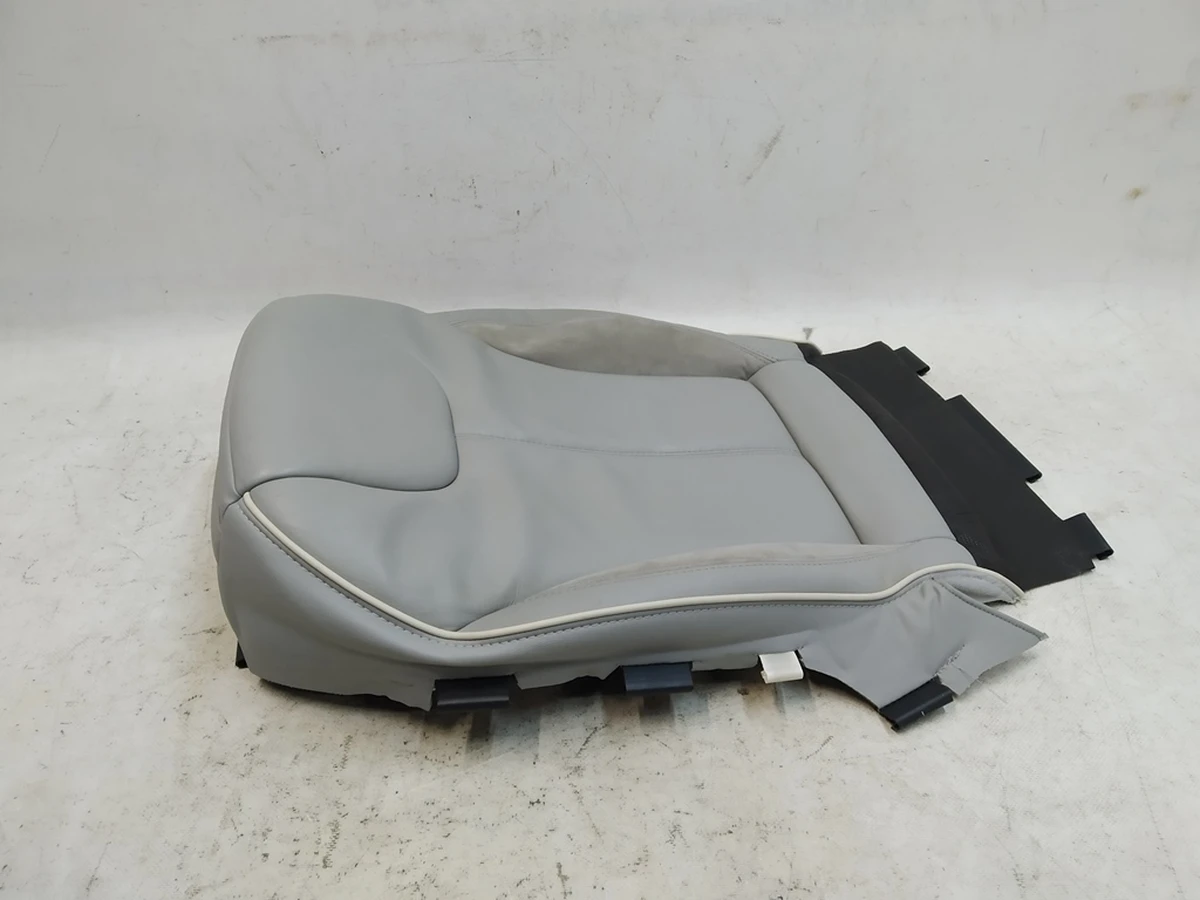 4 Обшивка сиденья пассажирского низ PERFORMANCE GRAY Tesla model S 1013399-04-A