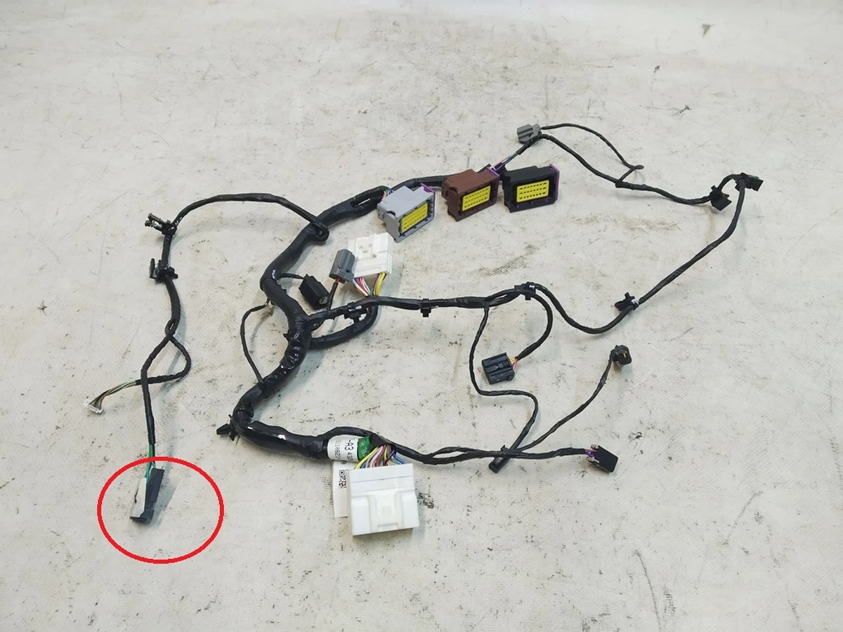 1 Электропроводка нижней части водительского сиденья (повреждение) Tesla model X, model S REST 1486405-00-D