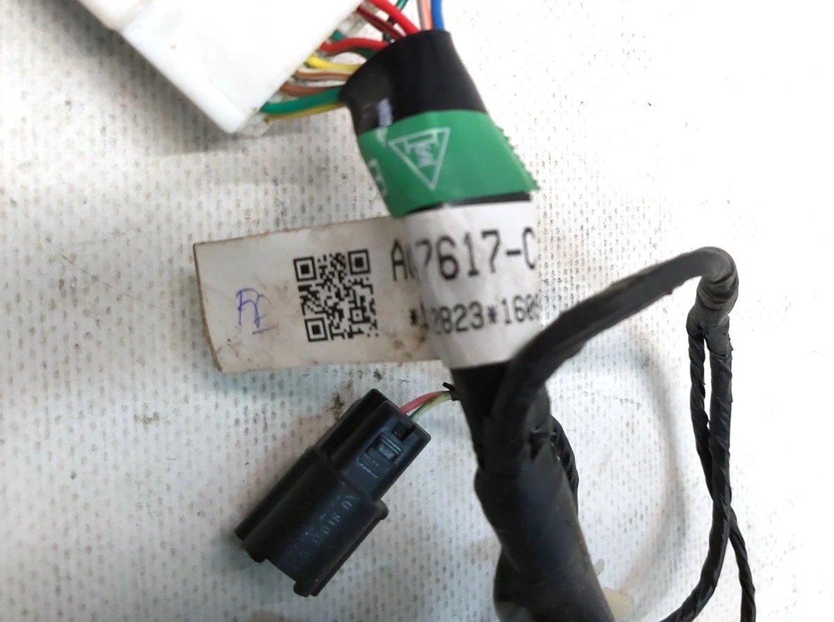 1 Tesla model X, model S driver's seat lower wiring harness REST 1486405-00-C