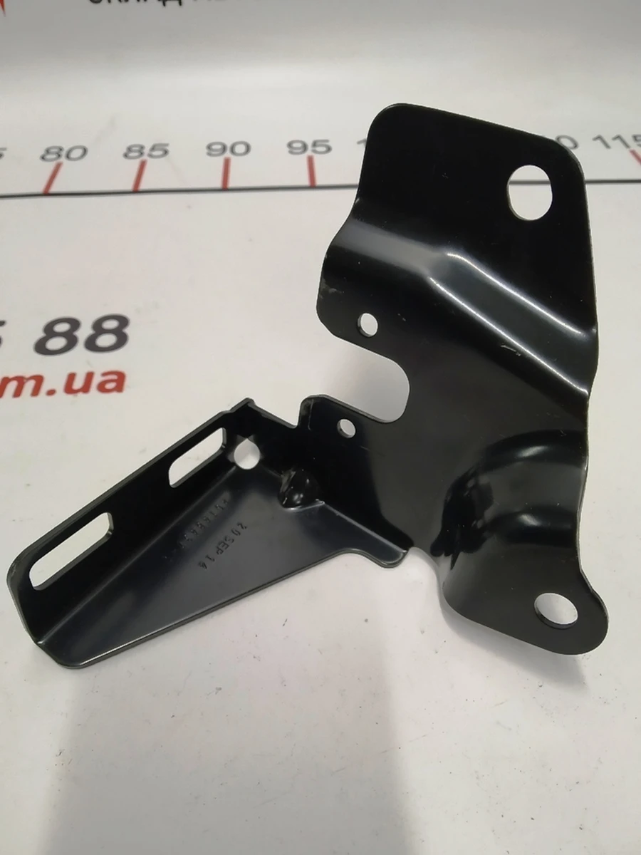 8 Кронштейн сиденья второго ряда левый AWD Tesla model S, model S REST 1006862-00-B