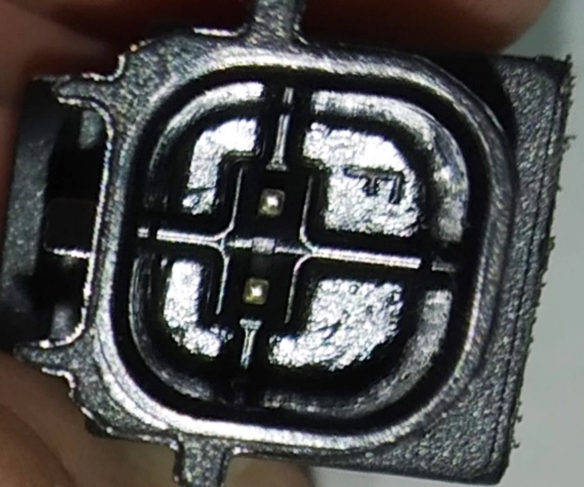 1 Датчик положення магнітного типу нижньої частини сидіння водія Tesla model S REST, model X 9876527-03-A