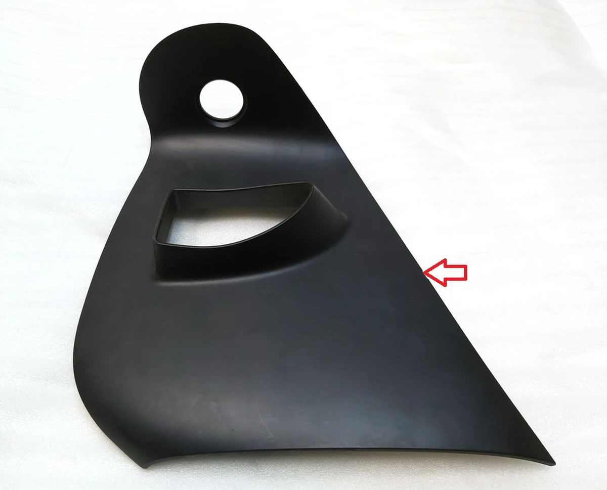 Decorative trim for 2nd row seats, lower right Tesla model X 1069283-00-A