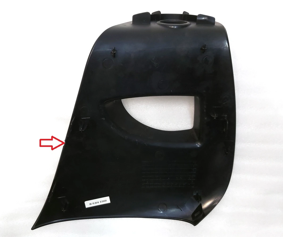 Decorative trim for 2nd row seats, lower right Tesla model X 1069283-00-A