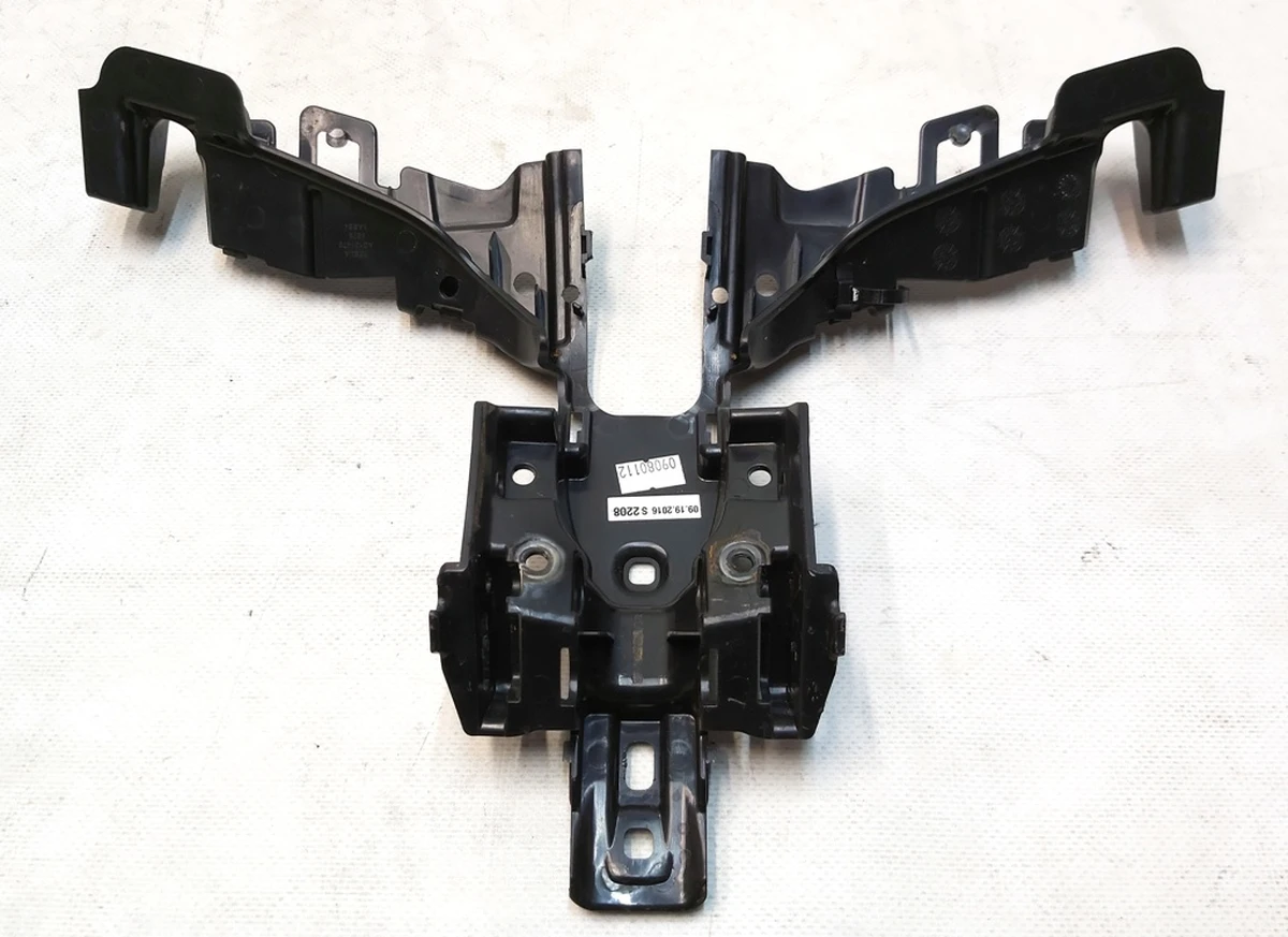 SURROUND, 2ND ROW SEAT,lower front Tesla model X AG151473