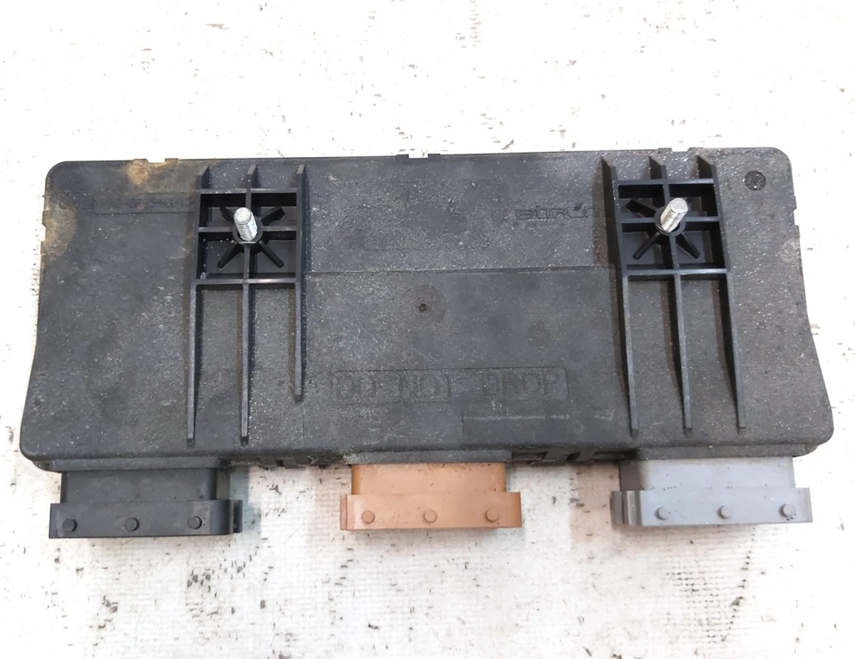 8 Блок керування сидіння пасажирського водія некондиція Tesla model S REST, model X 1072740-00-A