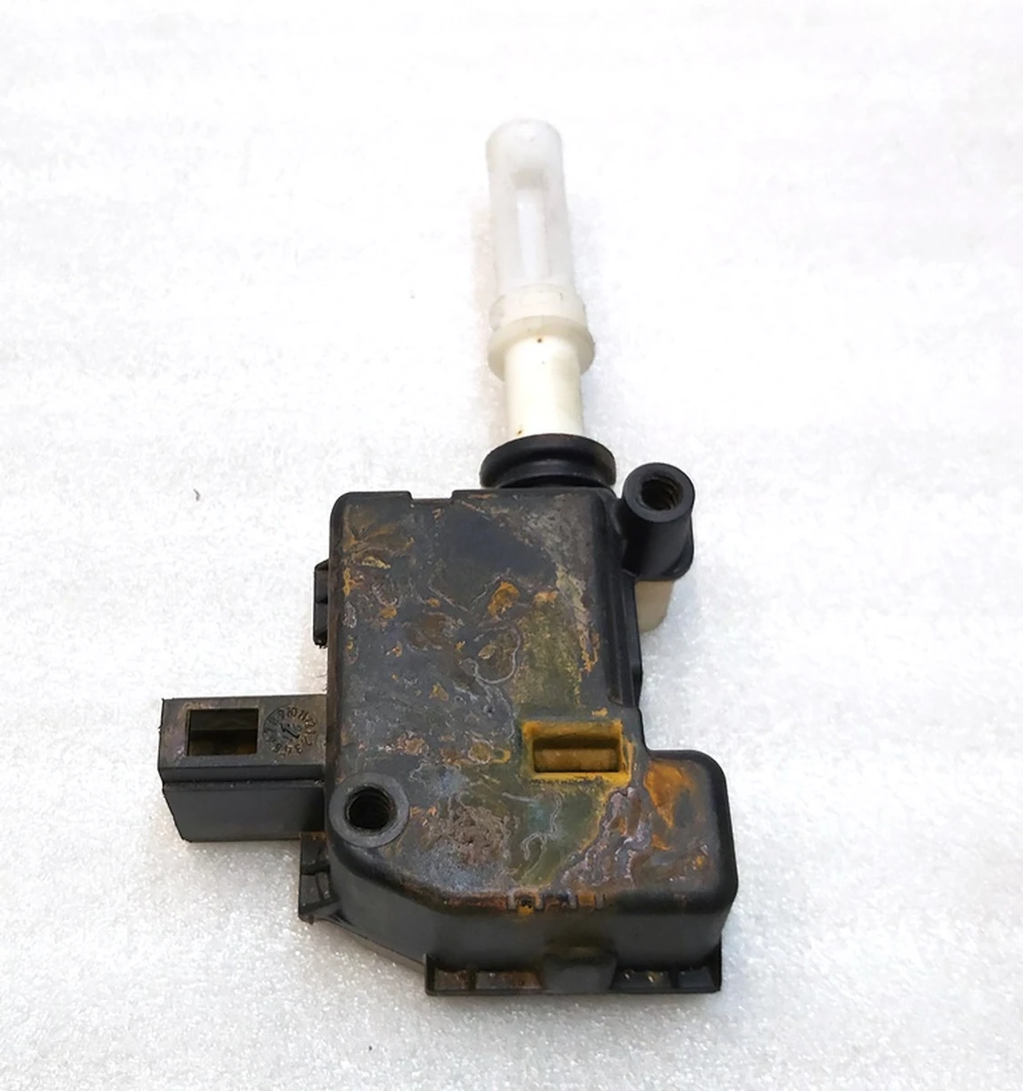 4 Привод механизма разблокировки сиденья 3-го ряда Tesla model X, model X Mar 2021 1098416-00-A