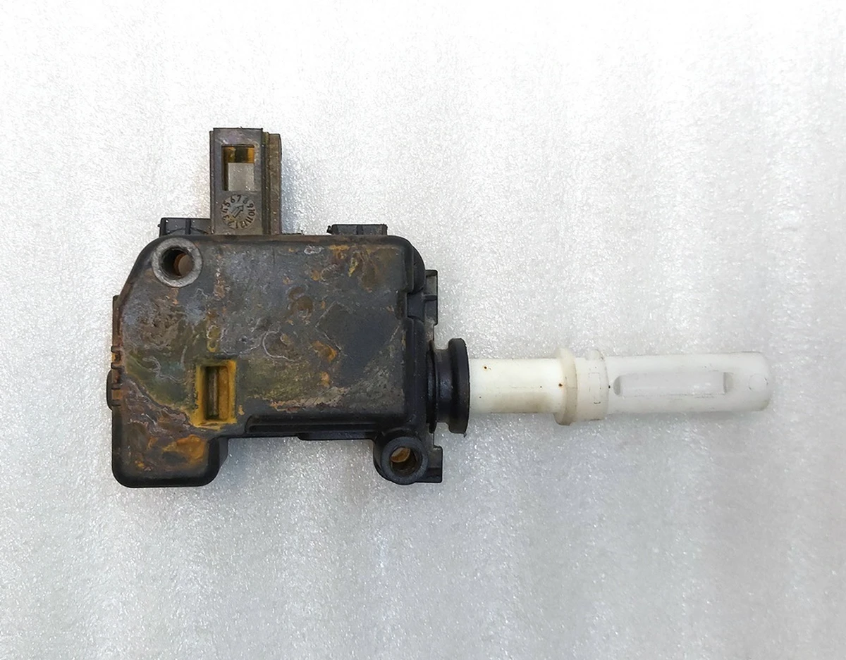 4 Привод механизма разблокировки сиденья 3-го ряда Tesla model X, model X Mar 2021 1098416-00-A