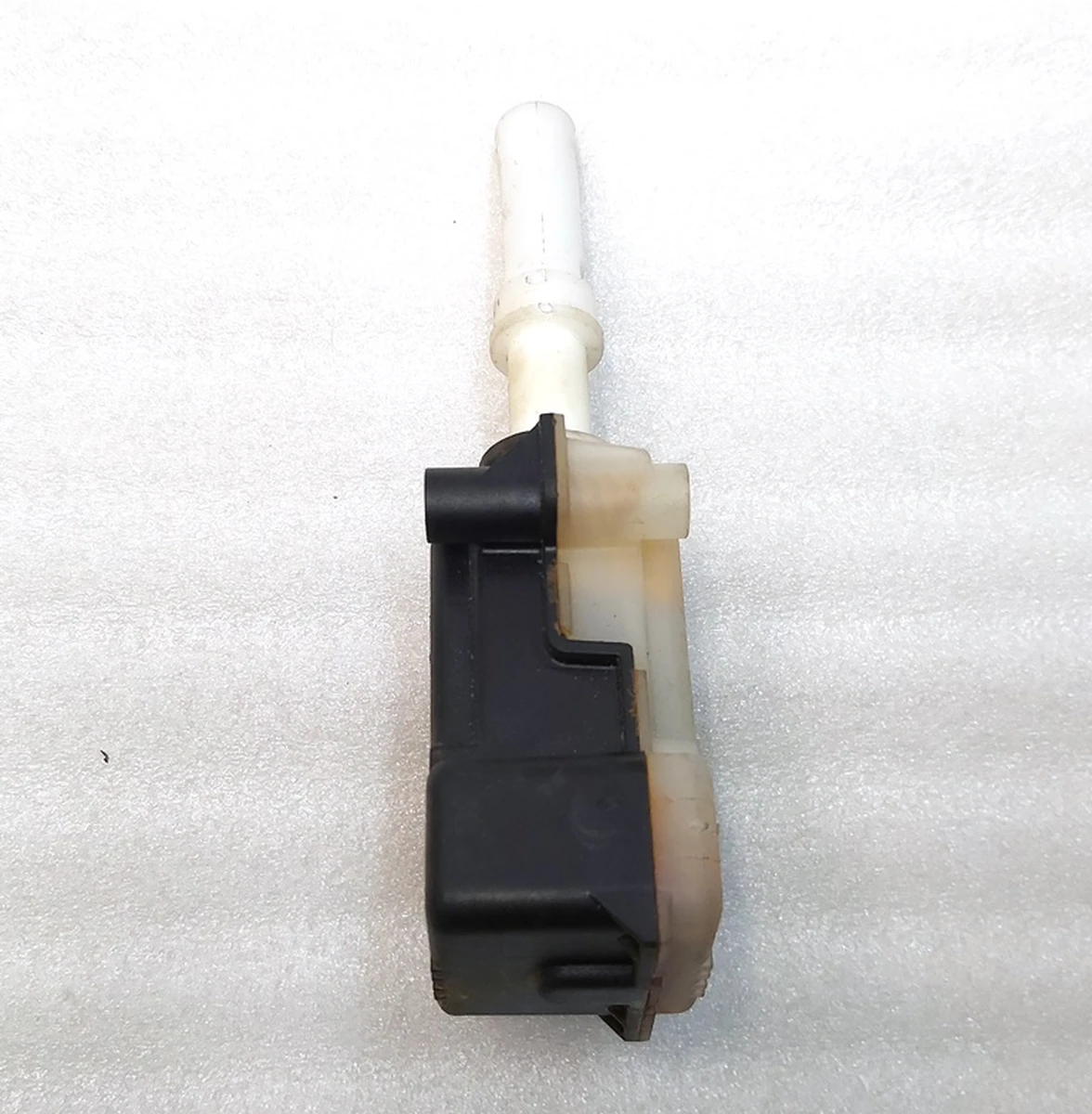 4 Привод механизма разблокировки сиденья 3-го ряда Tesla model X, model X Mar 2021 1098416-00-A