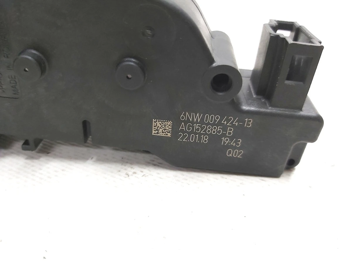 Seat lock actuator 2nd row Tesla model X 1068123-00-B