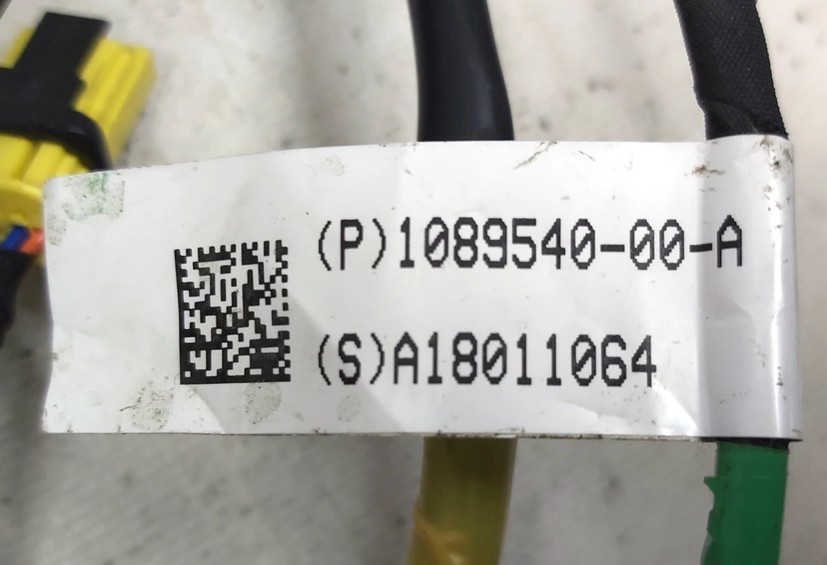 Електропроводка сидіння 2-го ряду правого комплекту Tesla model X 1089540-00-A