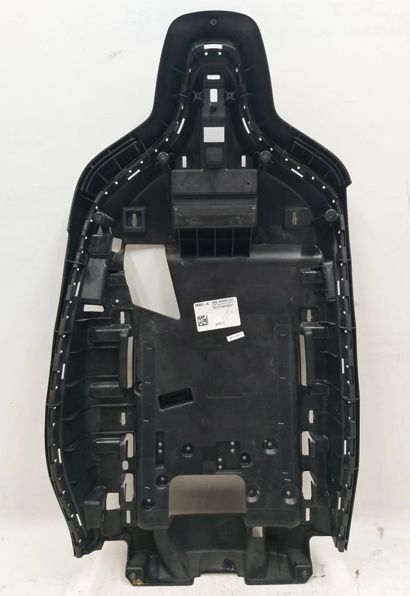 Каркас спинки сиденья 2-го ряда внутренний правый (пластик) Tesla model X 1068125-00-D