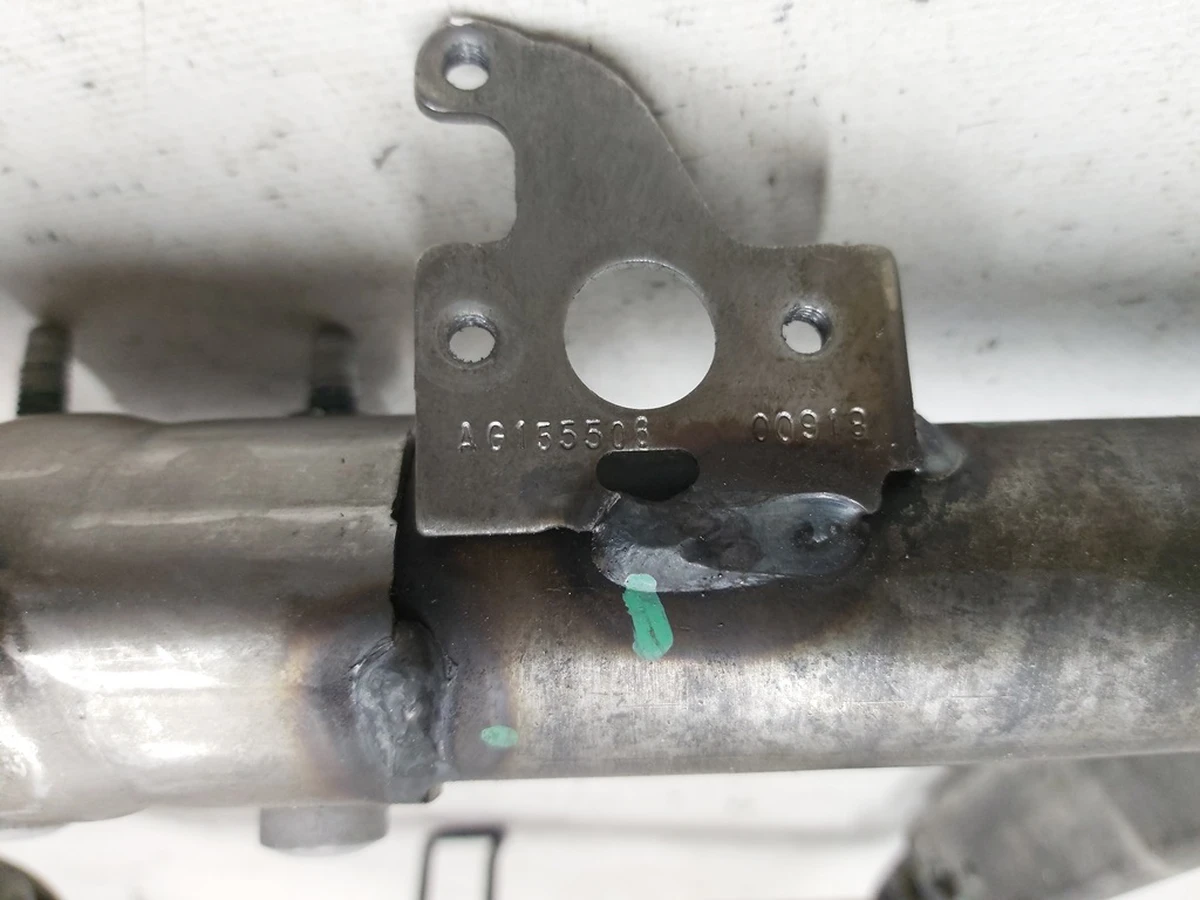 1 Каркас металевий одинарного правого сидіння 2-го ряду Tesla model X 3123608-02-A