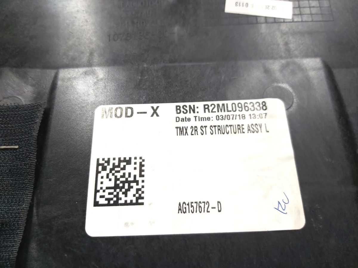 1 Backrest frame of the 2nd row inner left (plastic) AG157672-D Tesla Model X 1068123-00-B