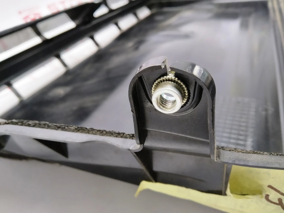 1 Корпус повітряного фільтра HEPA (з пошкодженням) Tesla model S REST 1059333-00-Z