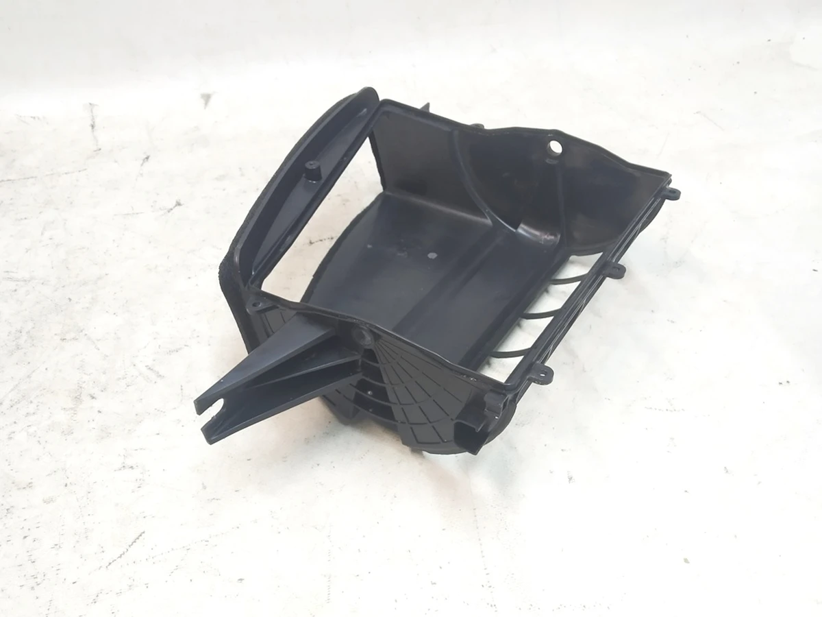 Повітрозабірник кліматичної установки (пічки салону) INLET D313/315 FXEAA INLET впускний патрубок верхній Tesla Model X 1116133