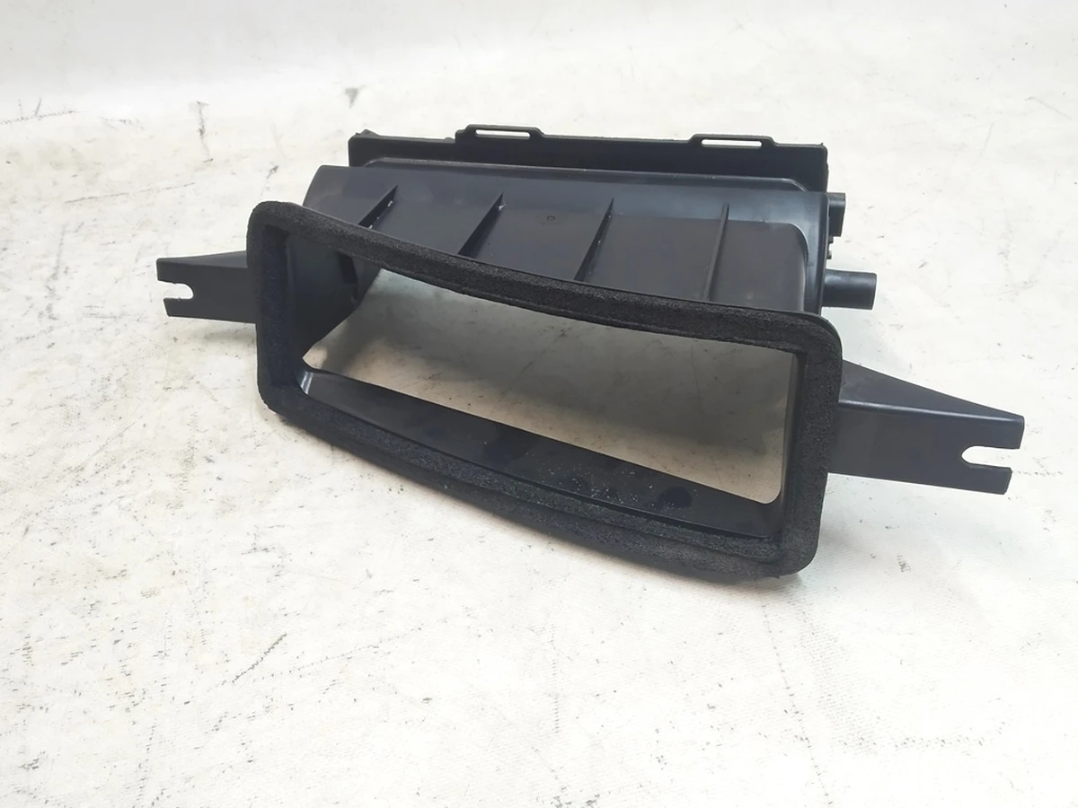 Повітрозабірник кліматичної установки (пічки салону) INLET D313/315 FXEAA INLET впускний патрубок верхній Tesla Model X 1116133