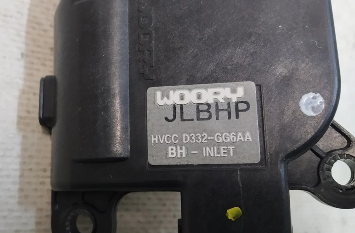 4 Сервопривід кліматичної установки пічки вхідний INLET (рекуператора) D332-GG6AATesla Model S, Model X 6008244