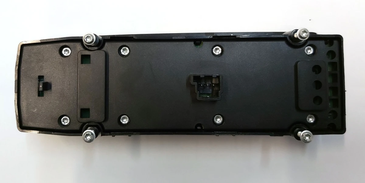 21 Блок управління склопідйомниками і дзеркалами дверей водія Tesla Model S, Model S REST, Model X 1028641-X0-A