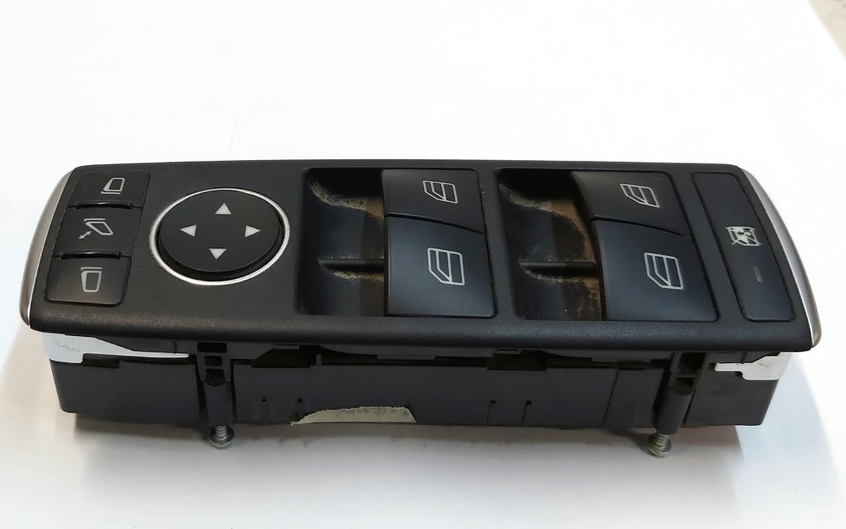 21 Блок управління склопідйомниками і дзеркалами дверей водія Tesla Model S, Model S REST, Model X 1028641-X0-A