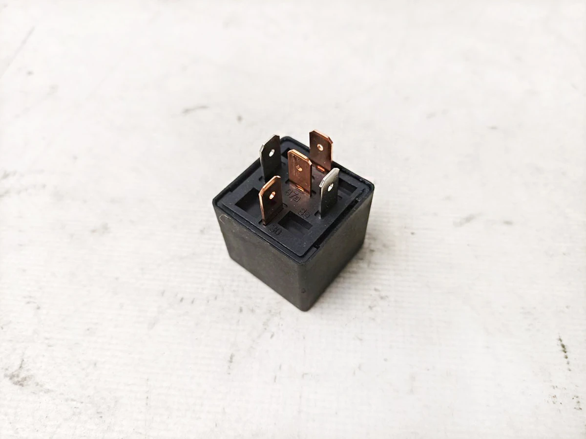 14VDC 40/60A Tesla model S body wiring relay DG85B-7011-76-1012-R