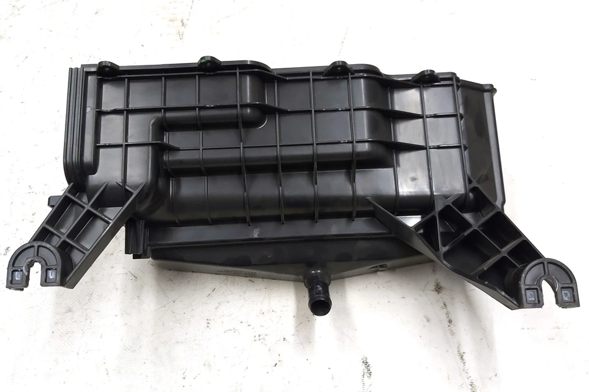 Корпус печки салона в нижний со сливным отверствием Tesla model S REST model X DH1D1FPCAB01